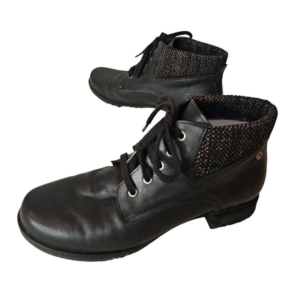 Wanda Panda Sz41‎ black leather combat boots with Lace. Fabric ankle. Portugal